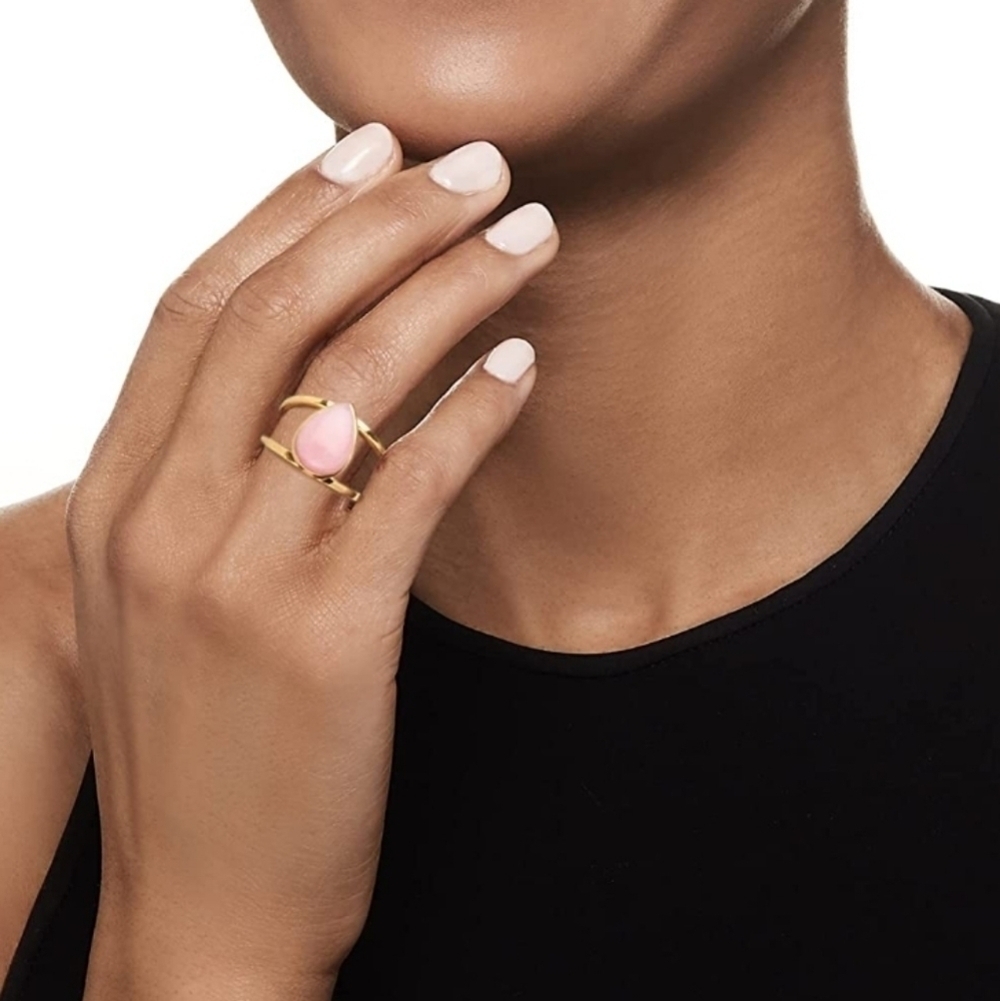 18K Yellow Gold Pink Opal Pear Shaped Ring